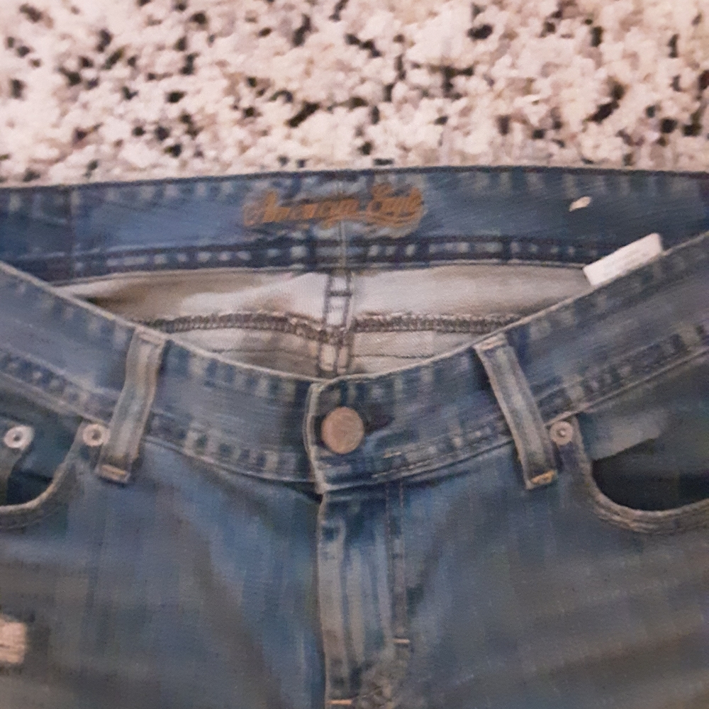 American Eagle Low Rise Distressed FLARE Jeans 6R